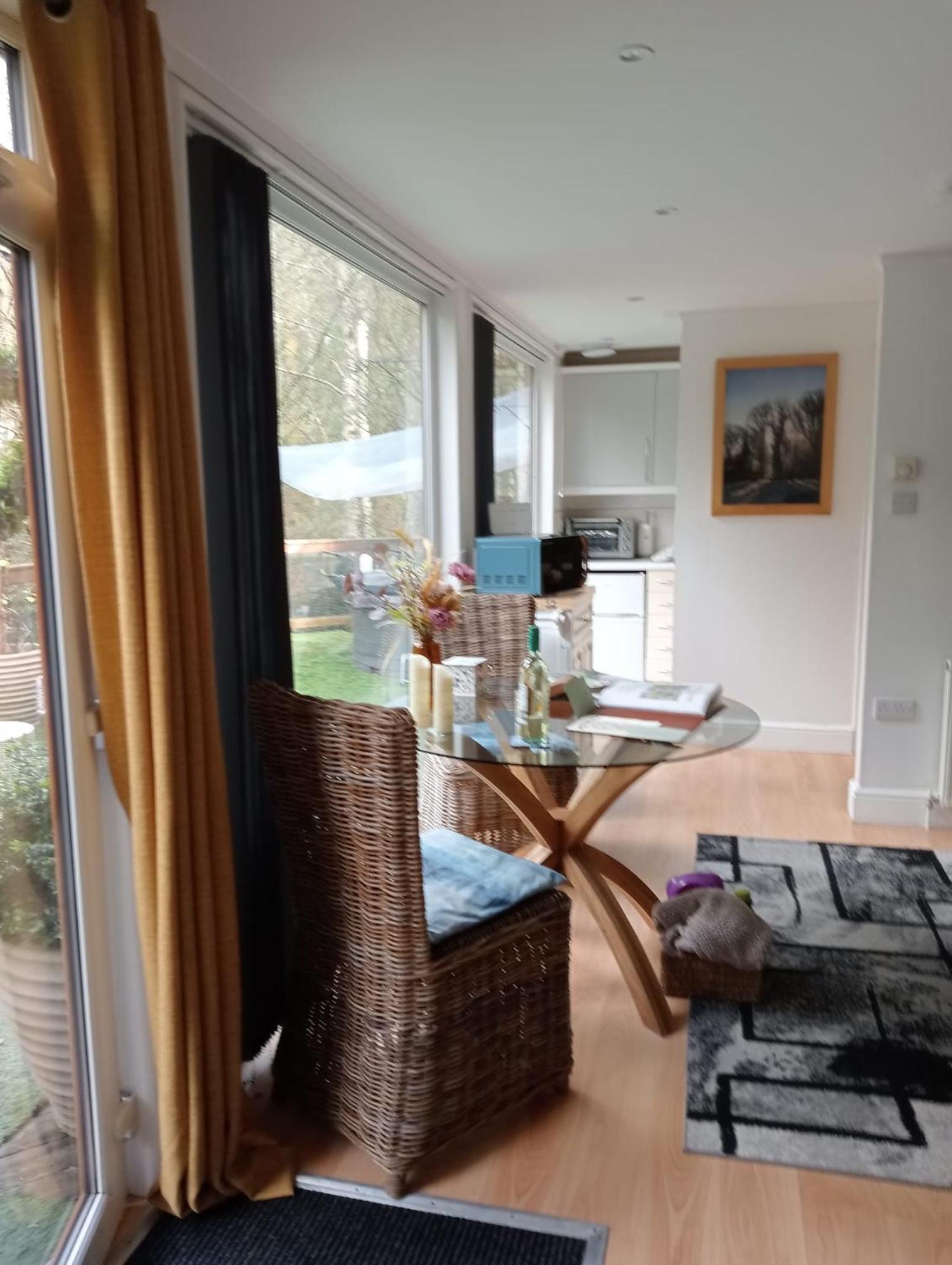 Relaxing Secluded Couples Getaway With Hot Tub Holiday home Eaton (Congleton)