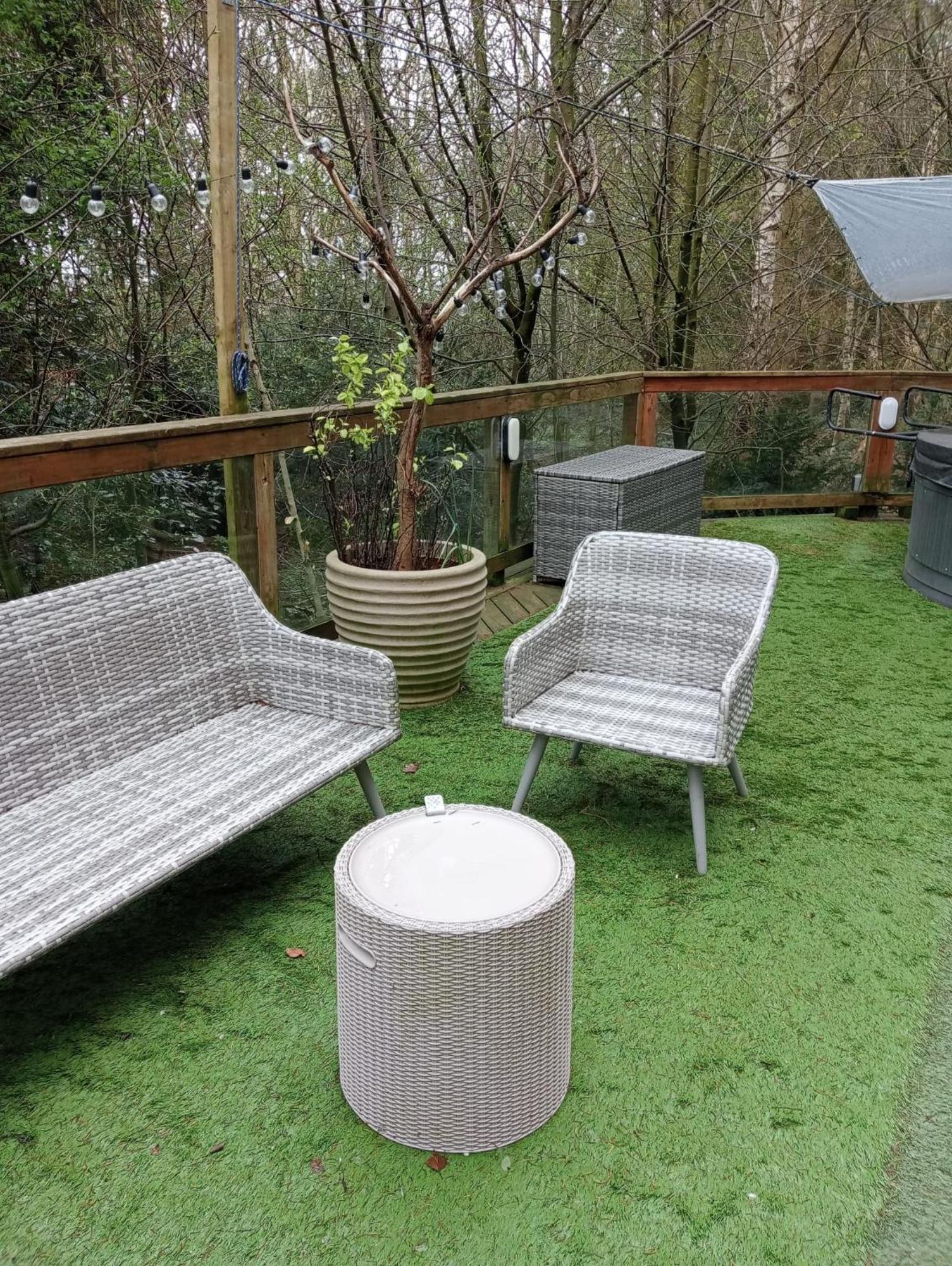 Relaxing Secluded Couples Getaway With Hot Tub Holiday home *