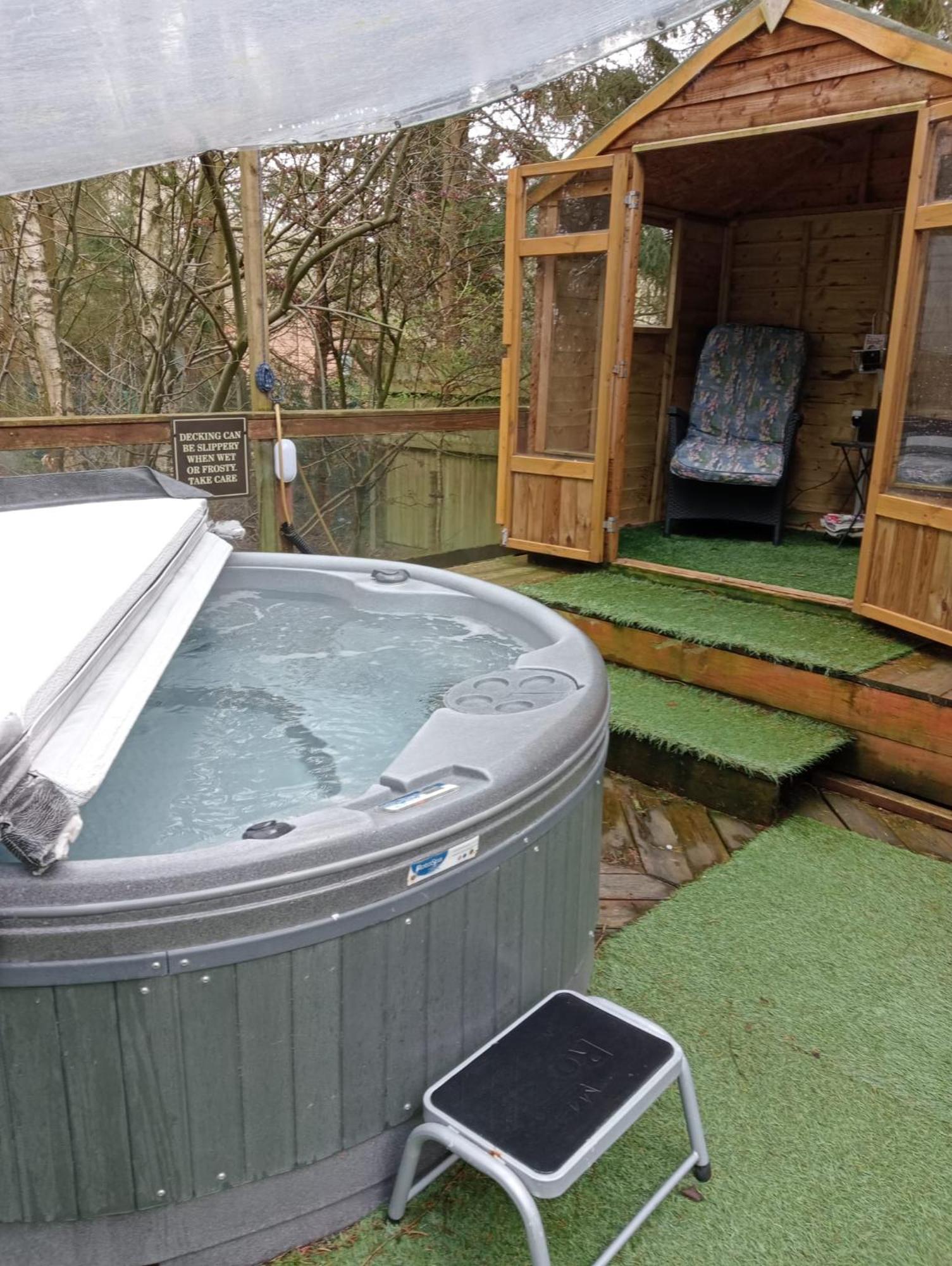 Holiday home Relaxing Secluded Couples Getaway With Hot Tub